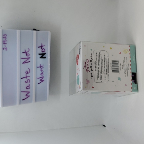 BNIB Disney Princess Light Up Glass Figurine: Ariel "Ready To Make A Splash" - Picture 6 of 6